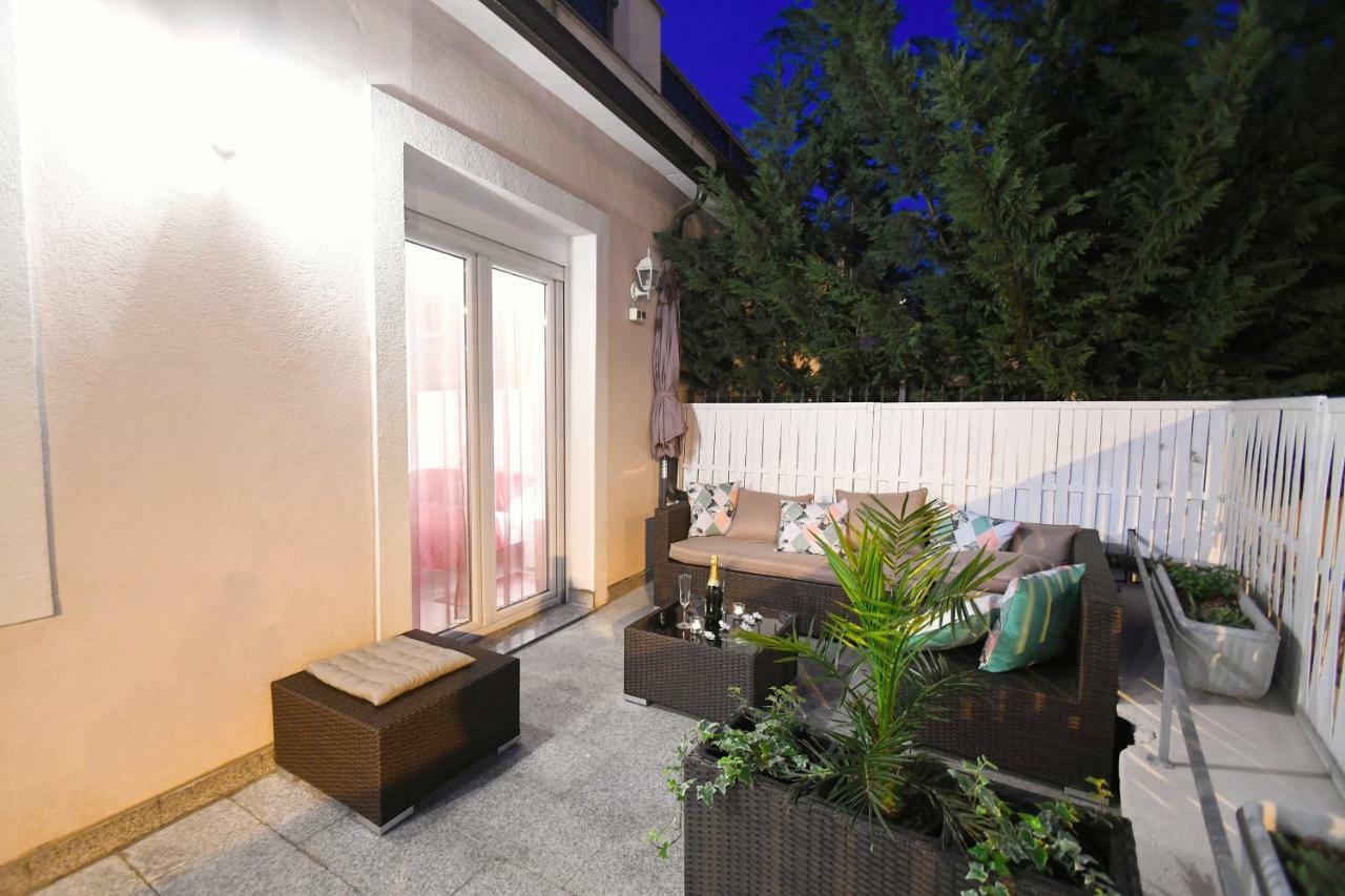Apartment Libra With Sea View Opatija Eksteriør billede