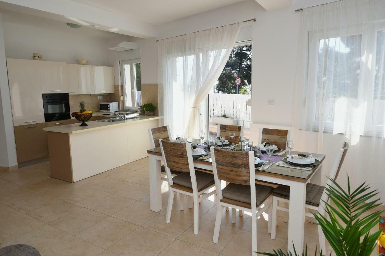 Apartment Libra With Sea View Opatija Eksteriør billede