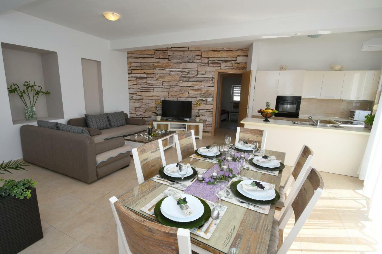 Apartment Libra With Sea View Opatija Eksteriør billede