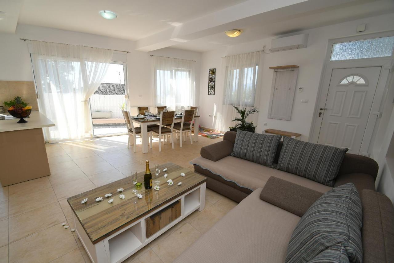 Apartment Libra With Sea View Opatija Eksteriør billede